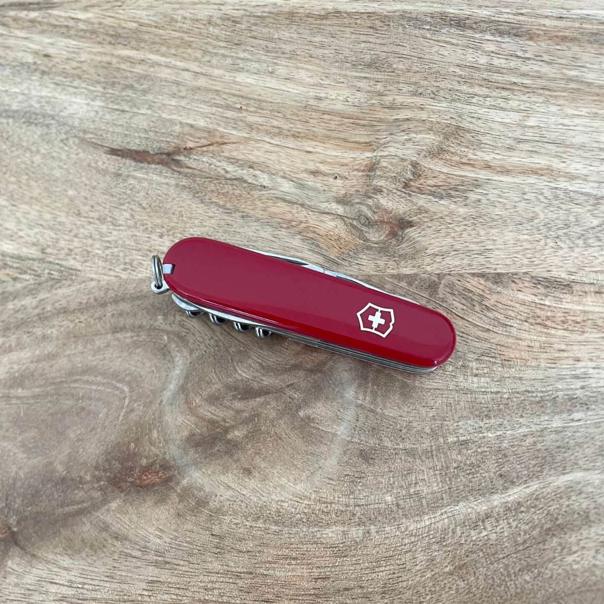 victorinox-huntsman-red-couteau-suisse-rouge-15-outils image 3