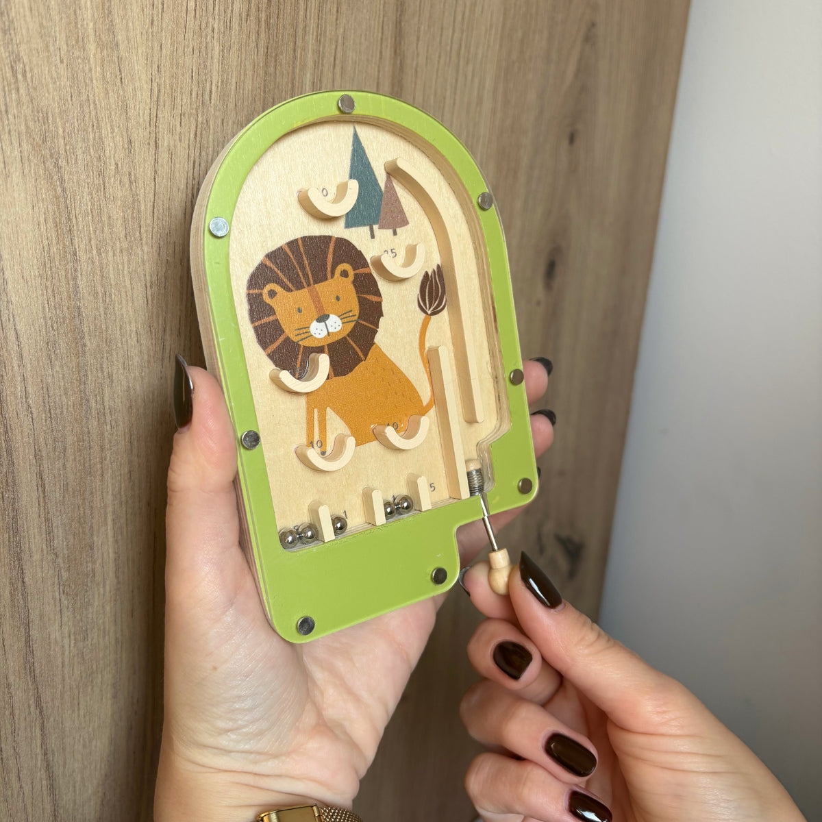 smallfoot-lion-mini-flipper-bois-jeu-adresse-compact image 1