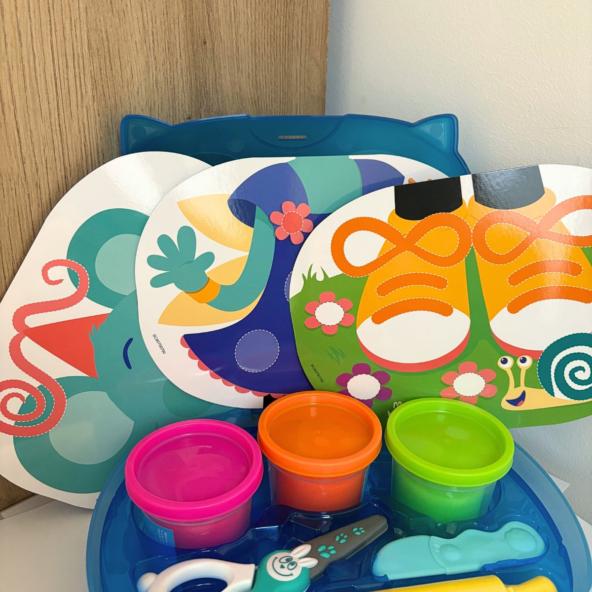 valisette-p-te-modeler-9-pi-ces-accessoires-enfant image 4