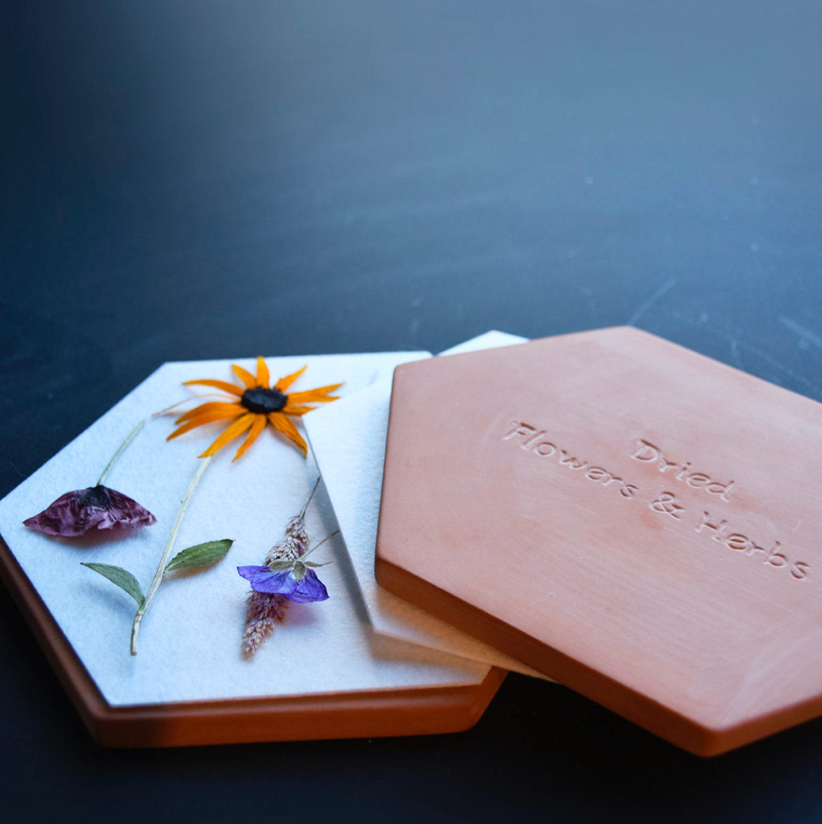 mes-courses-en-vrac-presse-fleurs-et-herbes-micro-ondes-terre-cuite image 3
