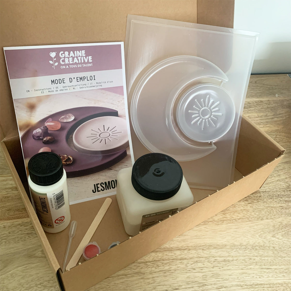 kit-diy-moulage-lune-soleil-jesmonite-graine-cr-ative image 3