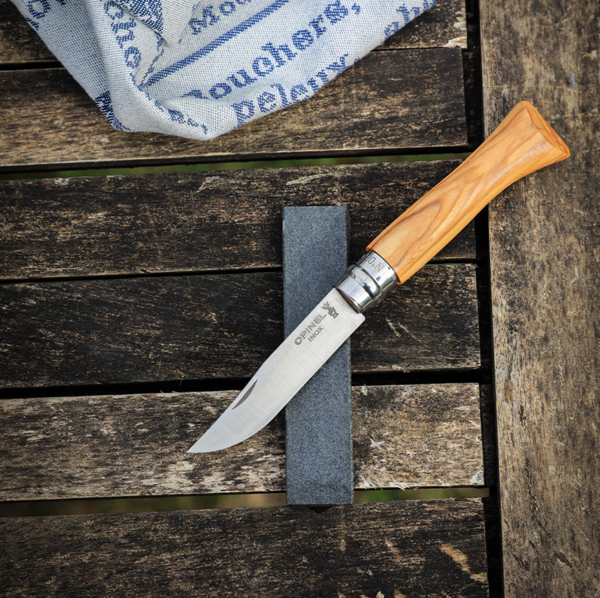 opinel-pierre-de-lombardie-pierre-aiguiser-naturelle-quartz image 2