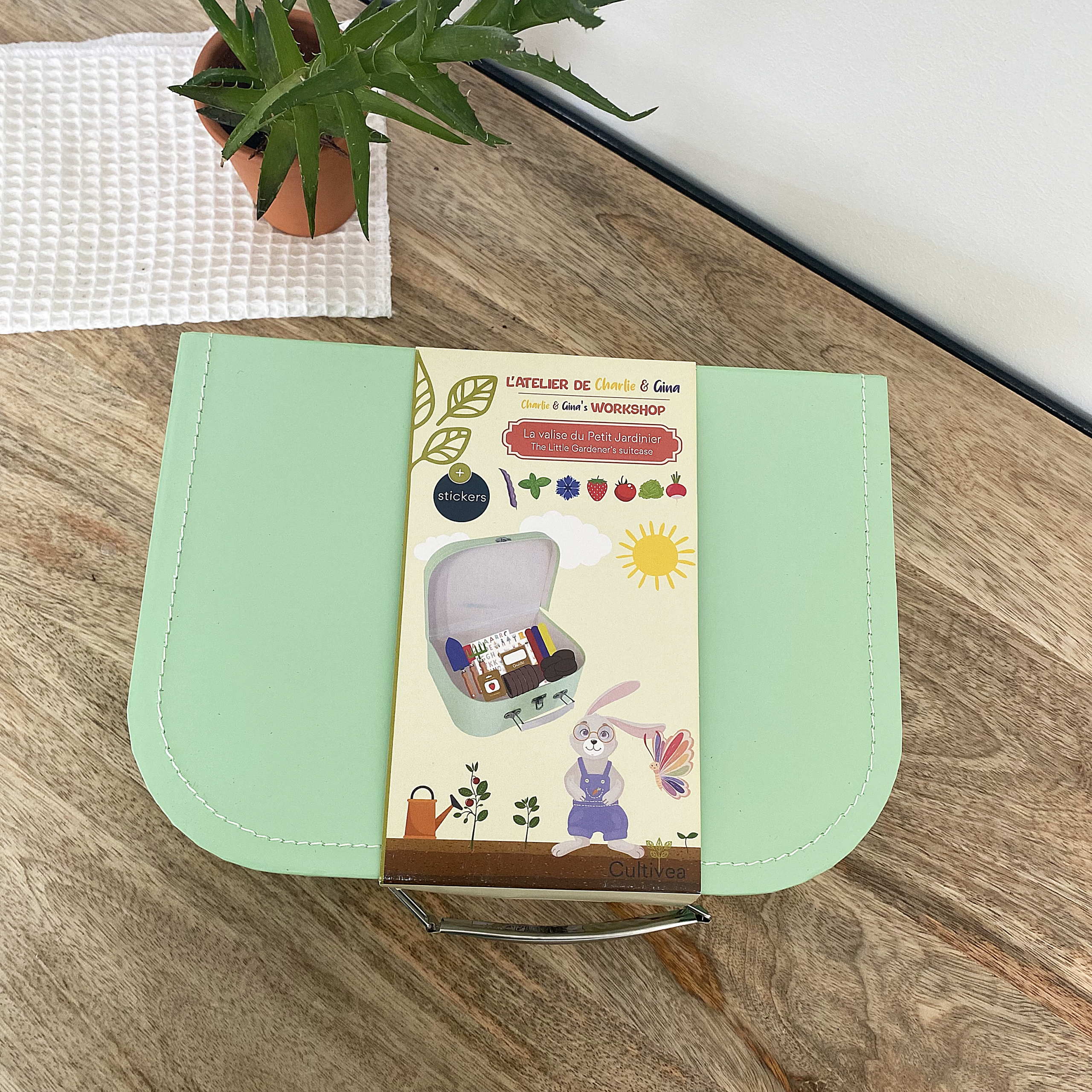 cultivea-la-valisette-du-jardinier-kit-potager-enfant-bio image 8