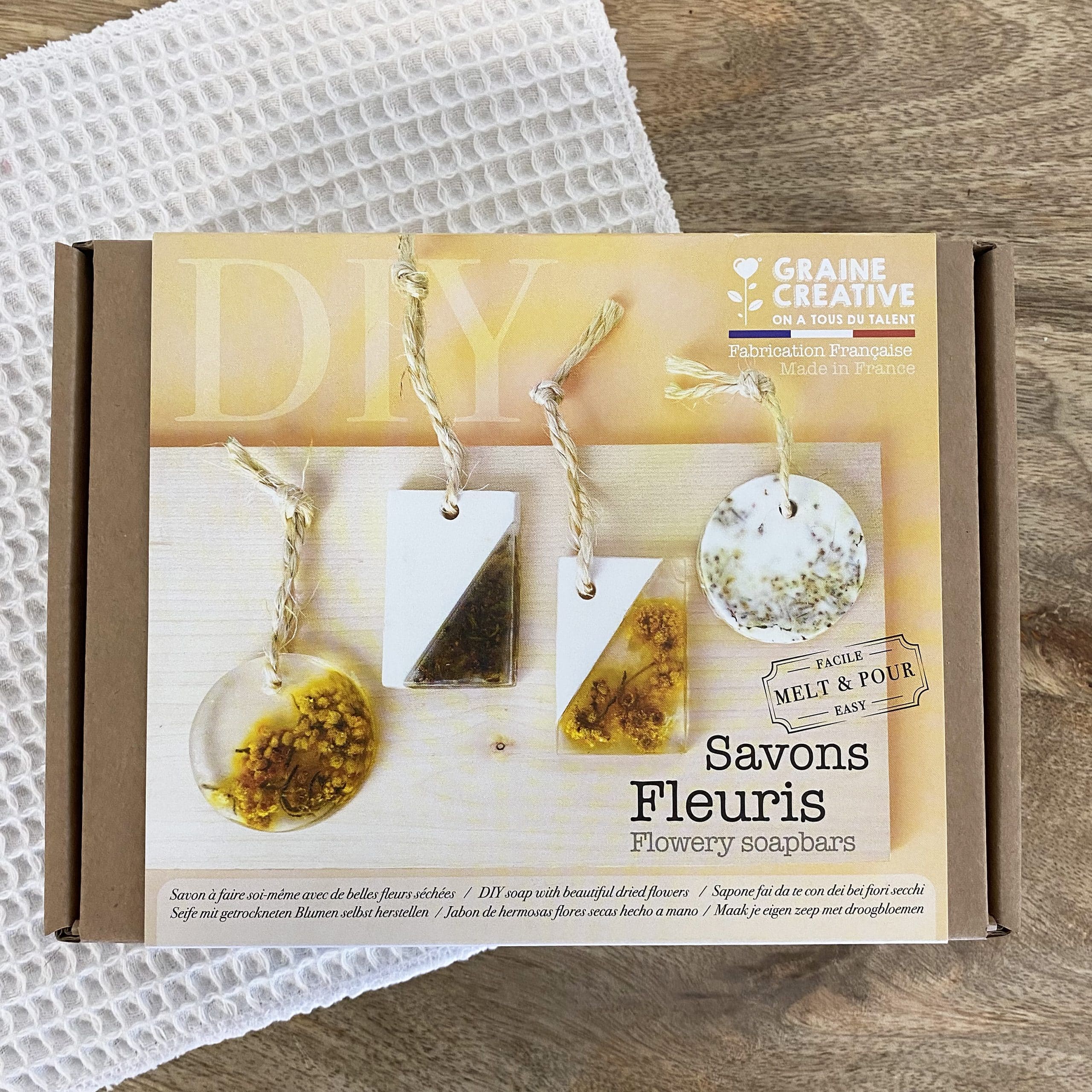 mes-courses-en-vrac-bougies-et-savons-coffret-savons-fleuris-diy-2-moules image 4