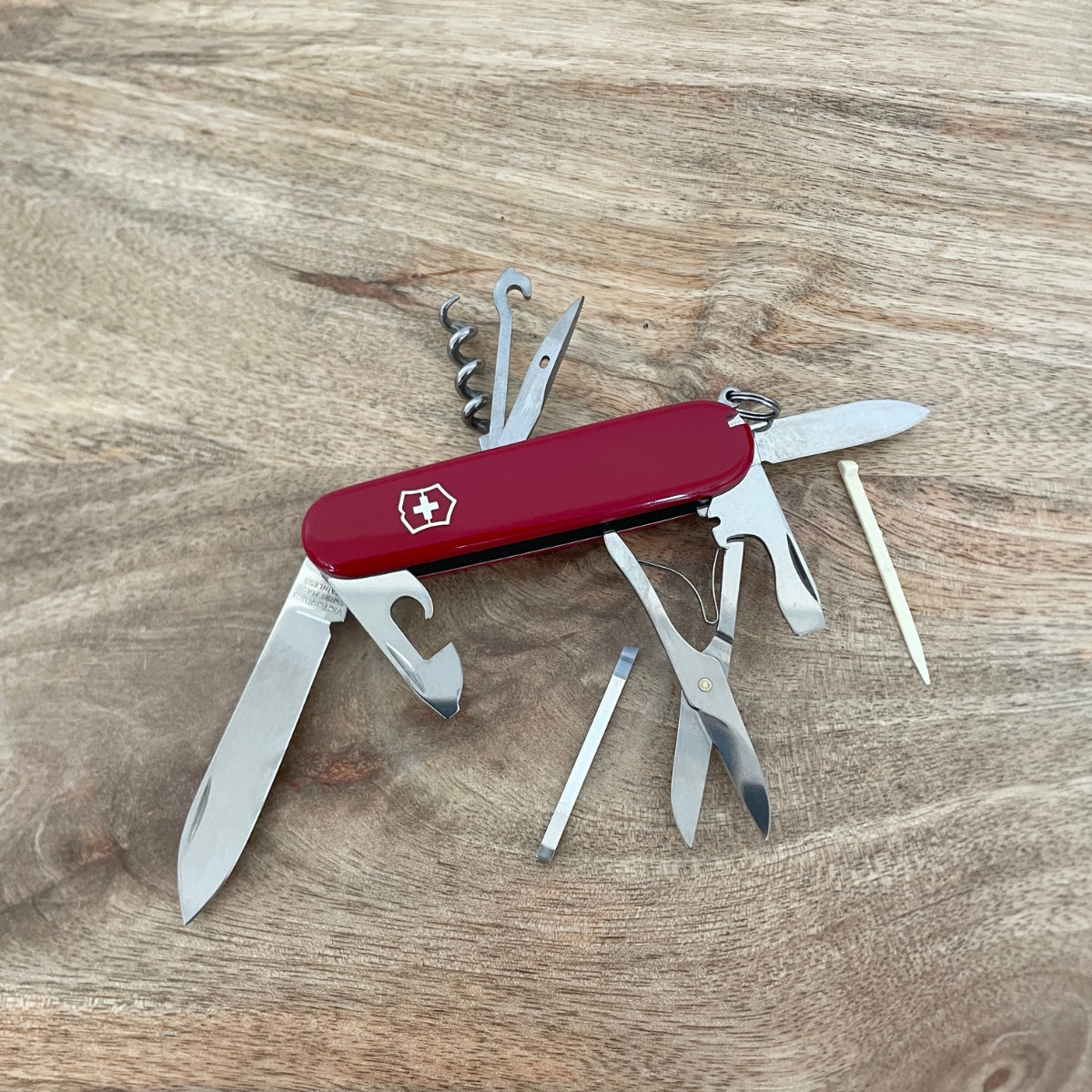 victorinox-climber-red-couteau-suisse-14-fonctions-rouge image 1