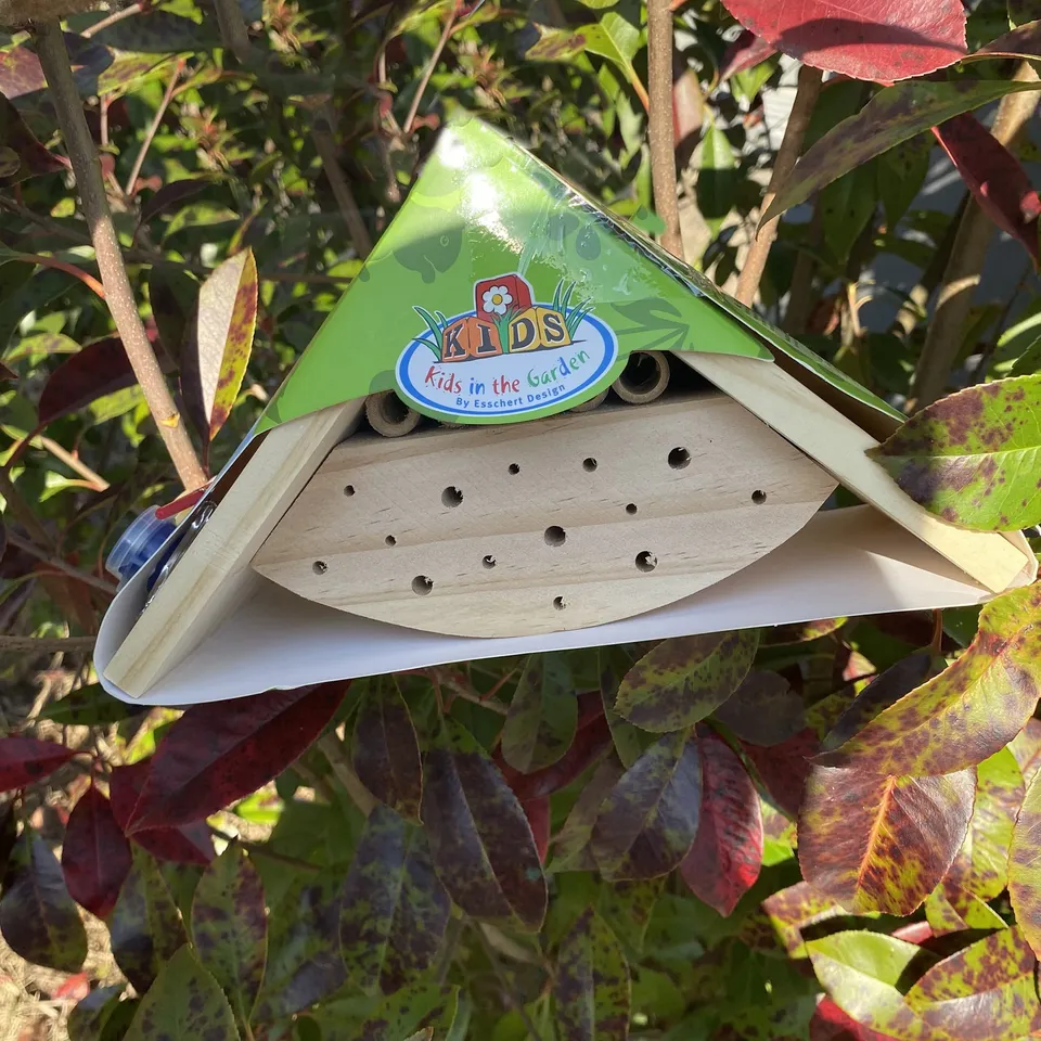 esschert-design-kit-h-tel-insectes-kit-peindre-enfant-bois image 1