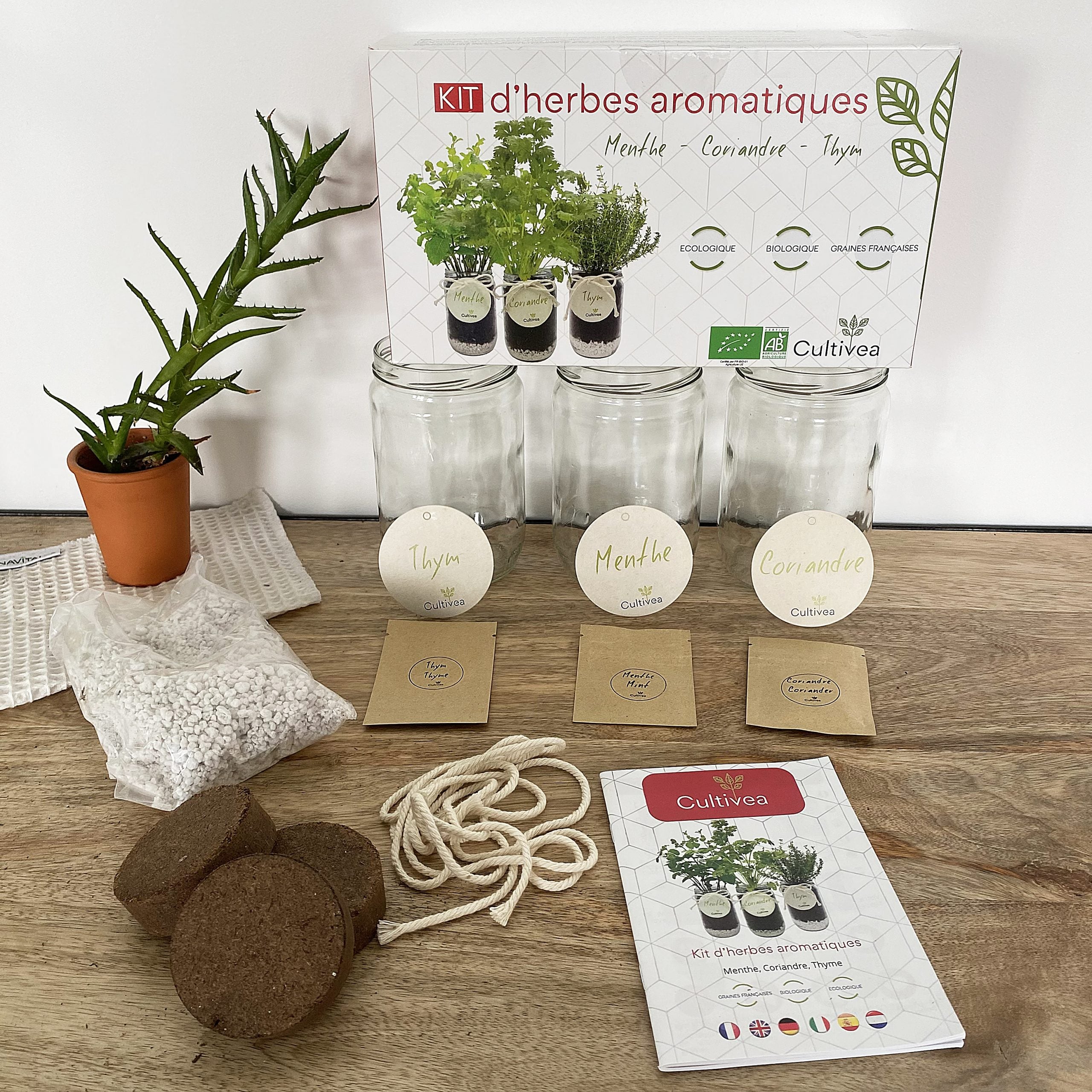 cultivea-kit-herbes-aromatiques-bio-menthe-coriandre-thym image 1