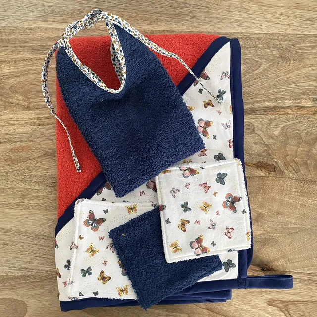 mes-courses-en-vrac-cotons-kit-naissance-papillon-cape-bavoir image 1