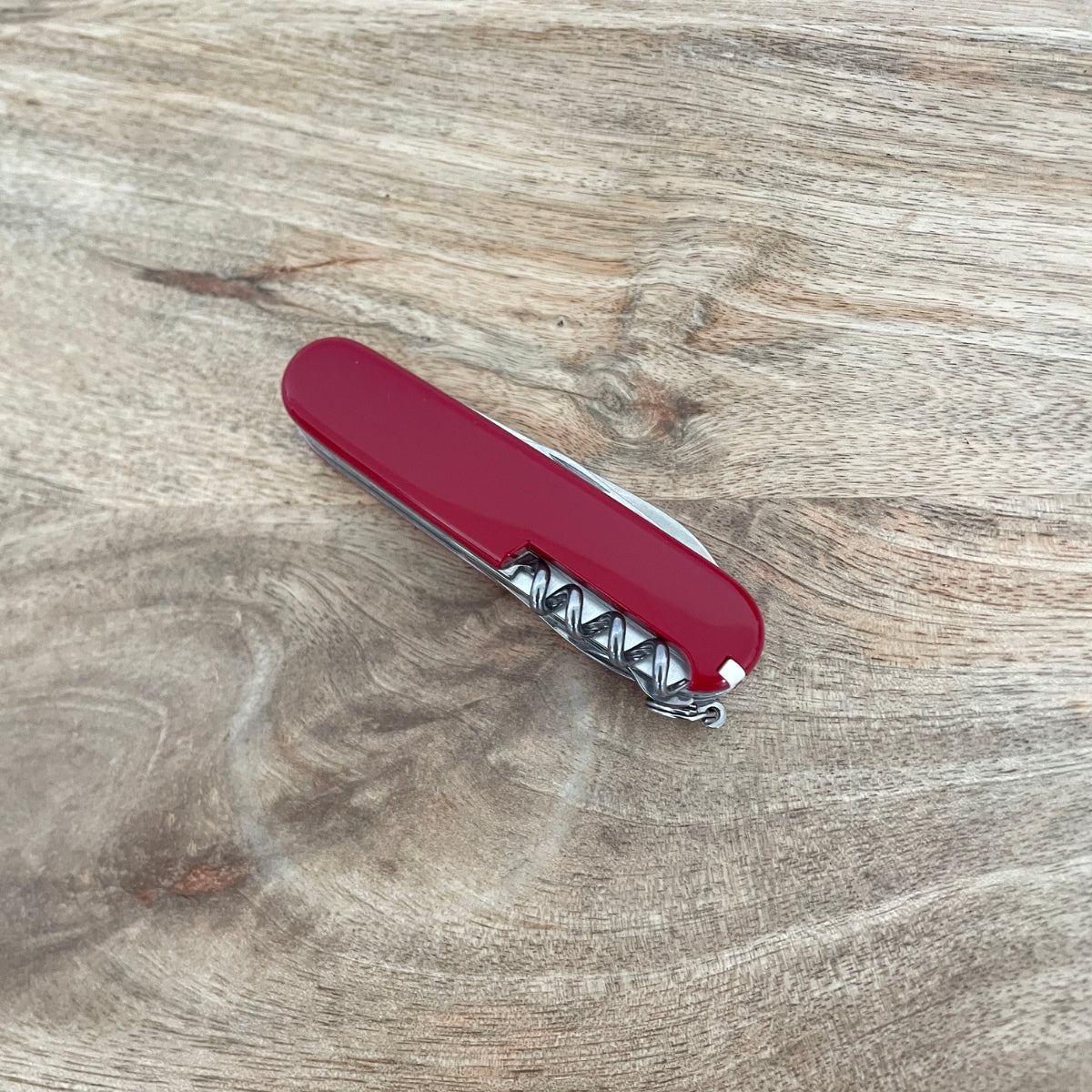 victorinox-huntsman-red-couteau-suisse-rouge-15-outils image 4