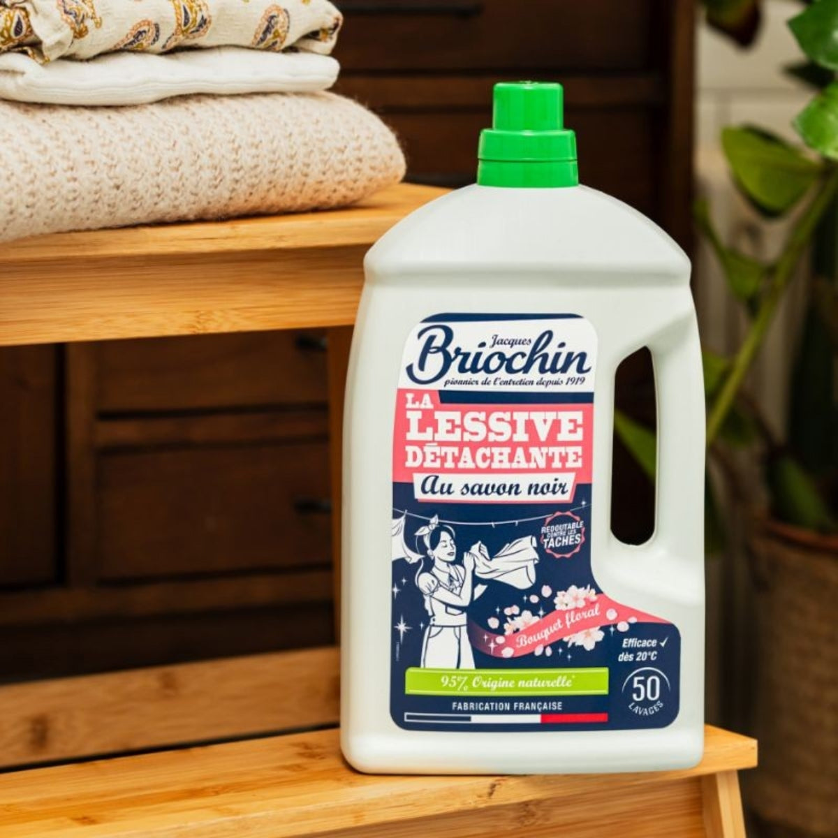 jacques-briochin-lessive-d-tachante-savon-noir-2-27-l image 1