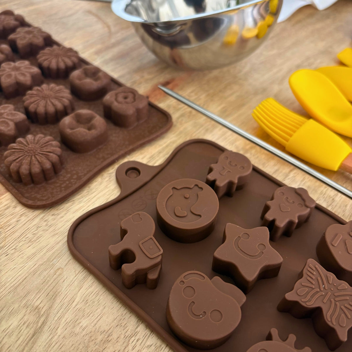 dibys-kit-diy-chocolats-individuels-3-chocolats-2-moules image 4