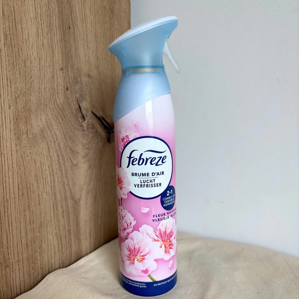 febreze-brume-d-air-fleur-naissante-spray-d-sodorisant image 1