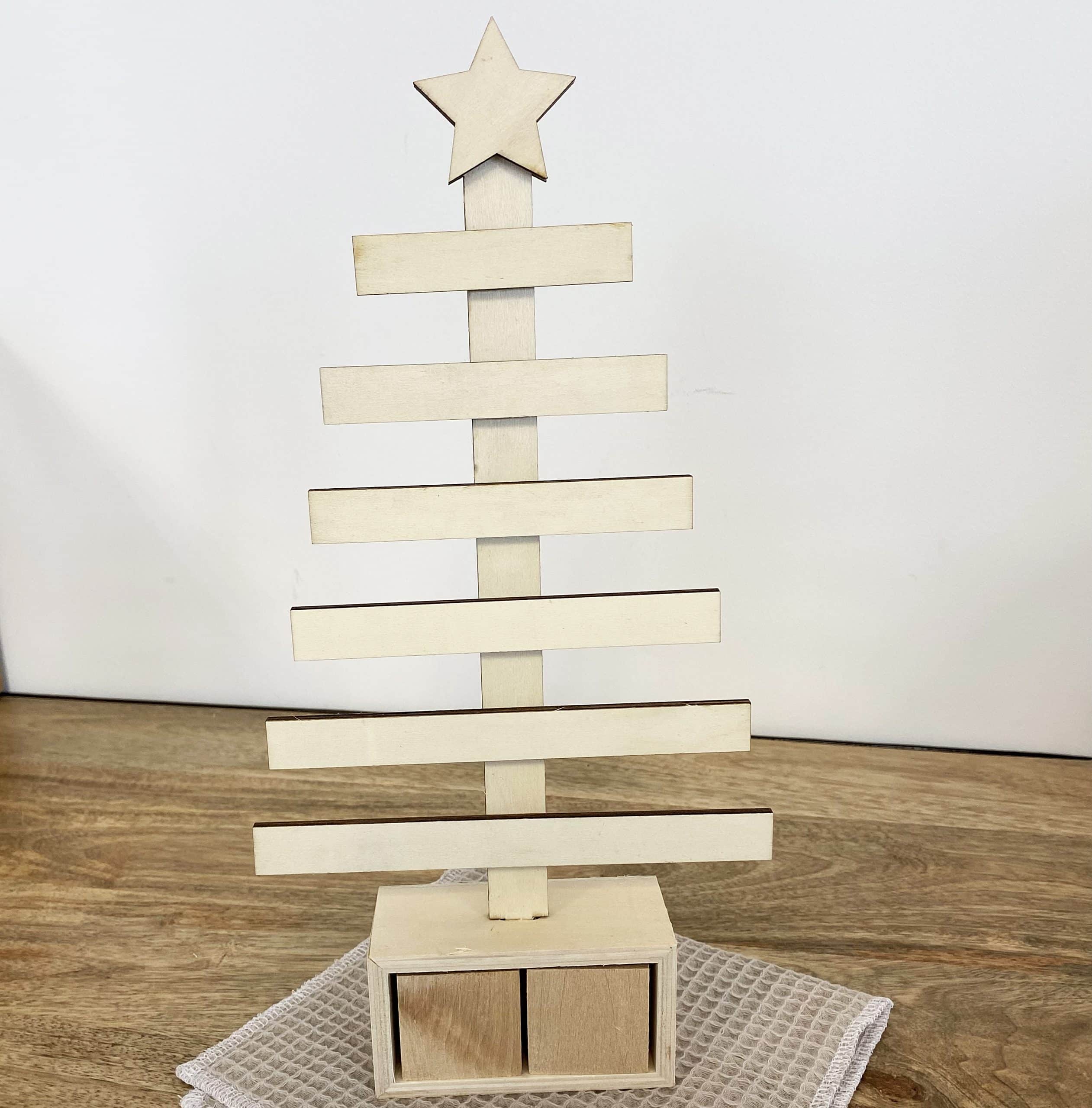 graine-cr-ative-sapin-de-l-avent-bois-calendrier-d-corer image 1