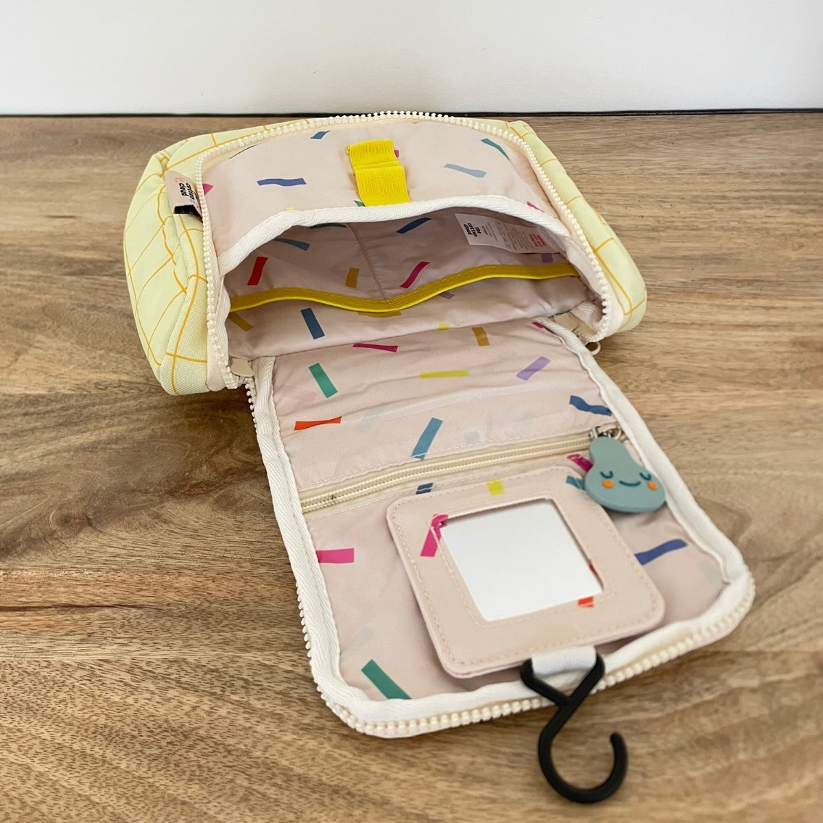 the-cotton-cloud-pedro-la-poire-trousse-toilette-enfant image 2