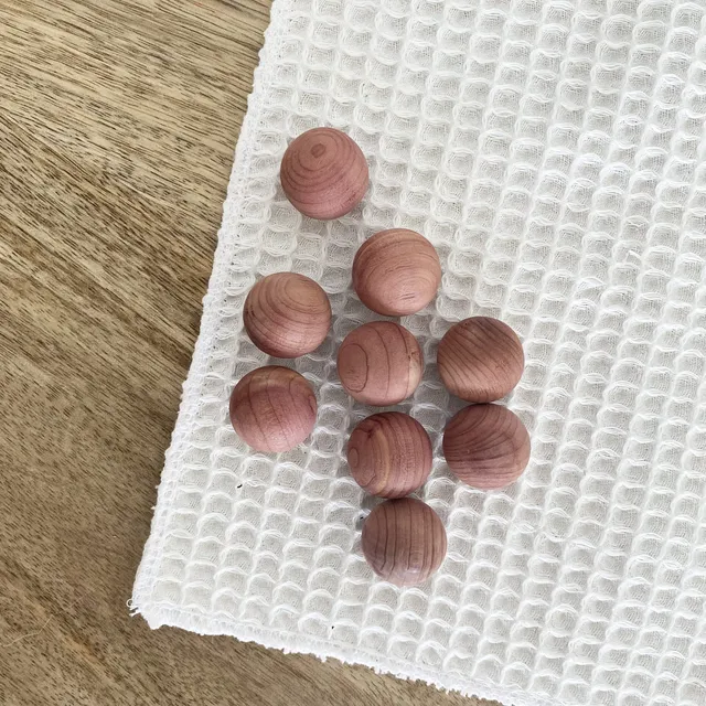 mes-courses-en-vrac-billes-c-dre-rouge-antimite-naturel-lot-10 image 1