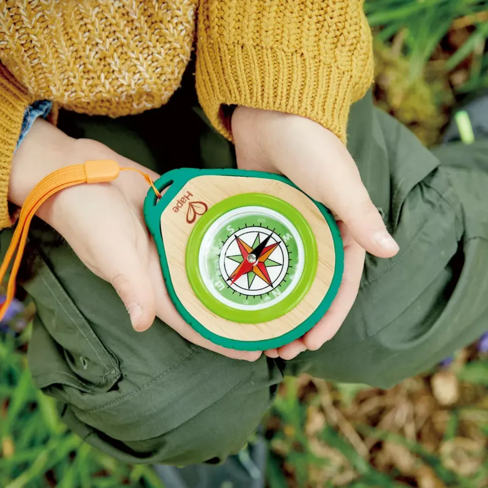 mes-courses-en-vrac-boussole-mousqueton-enfant-bambou-hape image 1