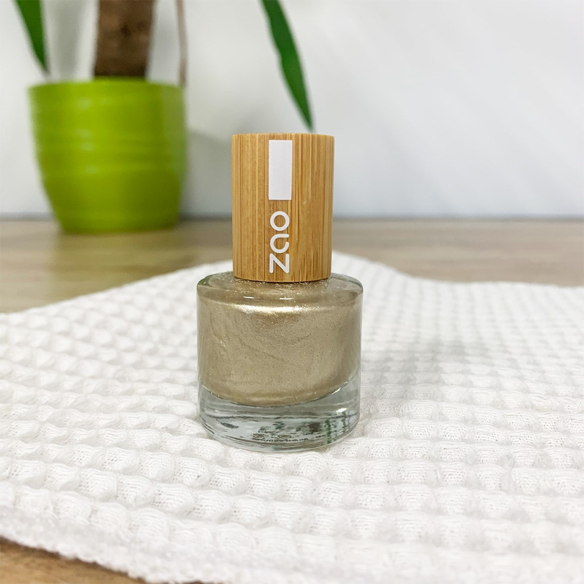 zao-vernis-ongles-dor-bio-longue-tenue image 1