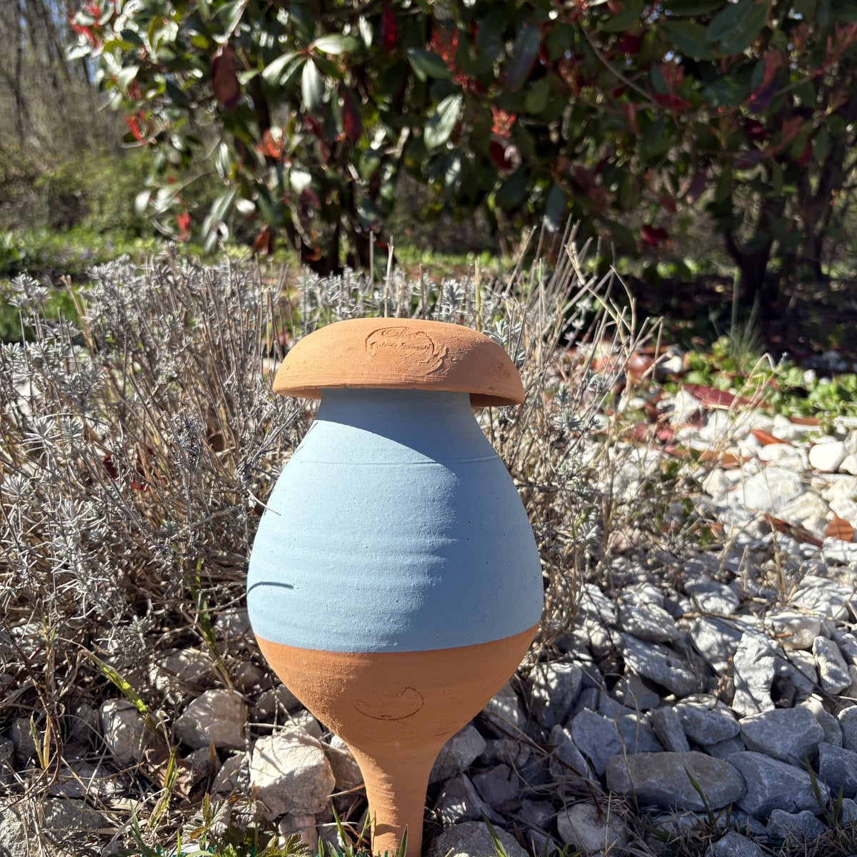 poterie-jamet-ollas-planter-olla-arrosage-1-5-l-bleu-mat image 1