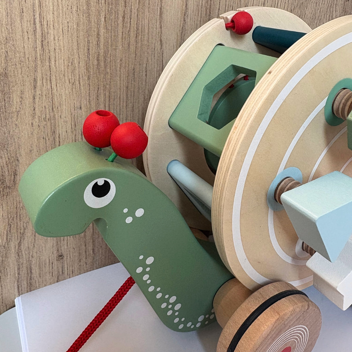 smallfoot-escargot-tirer-jouet-bois-motricit-encastrer image 4