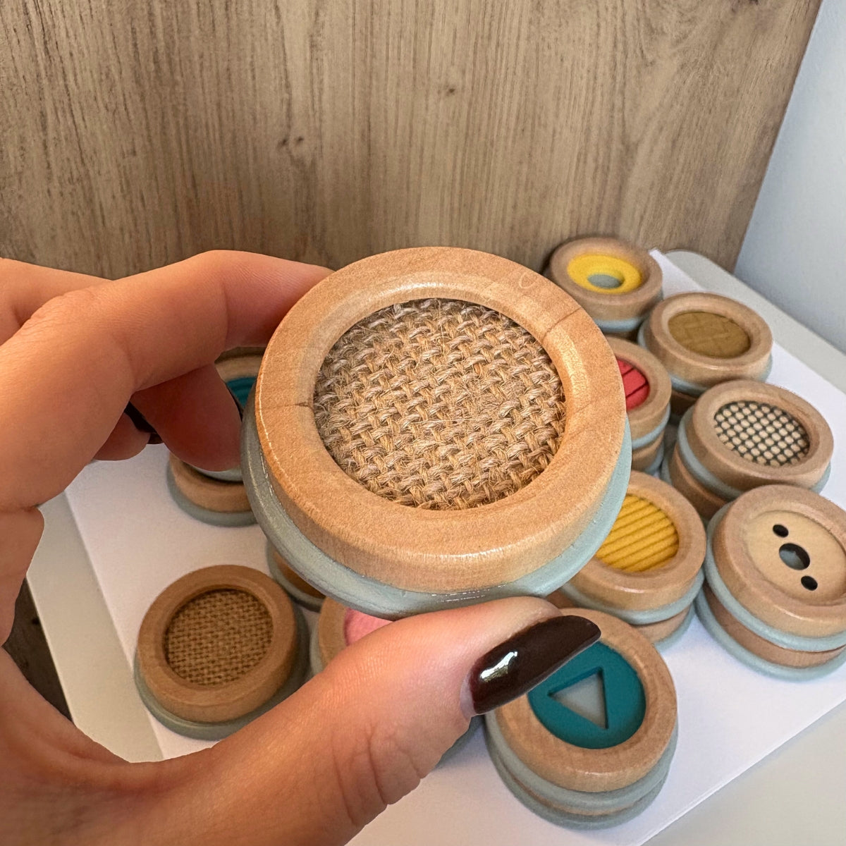 smallfoot-sensory-jeu-m-mo-tactile-bois-et-tissus image 3
