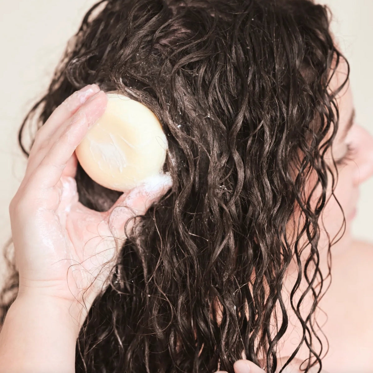 endro-shampoing-solide-cheveux-boucl-s-mangue-z-ro-d-chet image 2