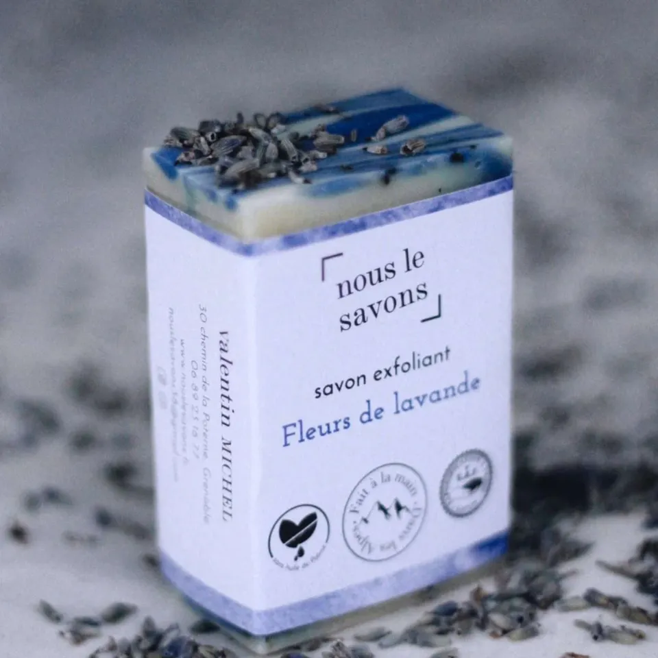 savon-exfoliant-lavande-bio-visage-et-corps-surgras image 1
