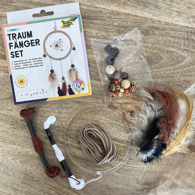 kit-diy-attrape-r-ves-fabriquer-plumes-et-perles image 1