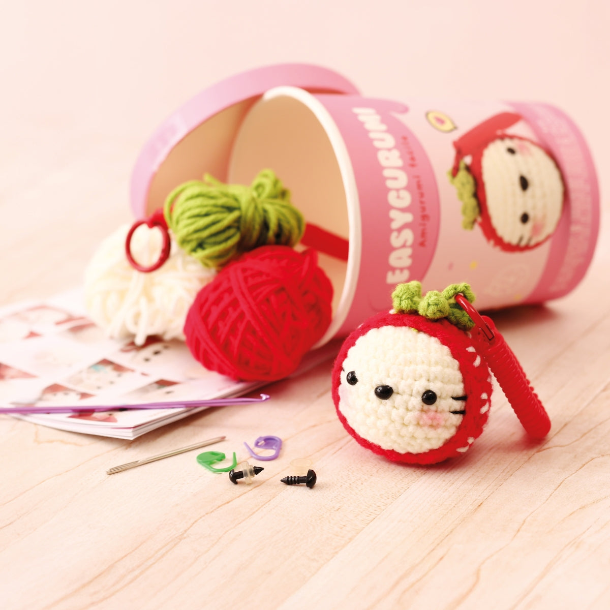 mes-courses-en-vrac-easygurumi-fraise-kit-crochet-amigurumi image 1