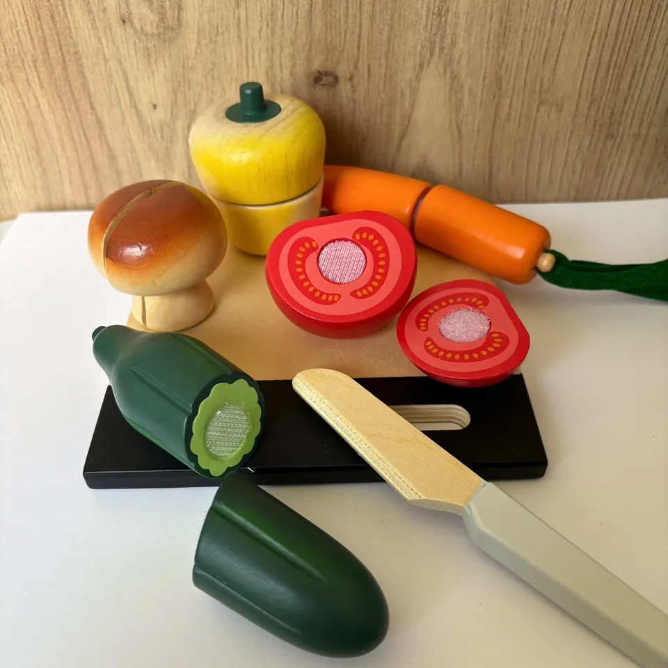 mes-courses-en-vrac-set-fruits-l-gumes-d-couper-bois image 1