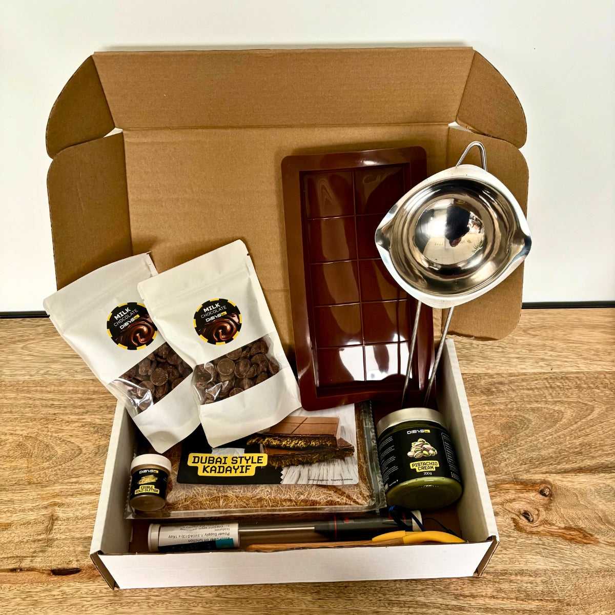 kit-cuisine-coffret-diy-tablette-chocolat-duba-pistache image 1
