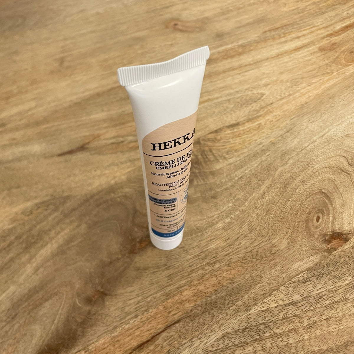 hekka-creme-de-jour-visage-50-ml-cbd-pores-teint-unifie image 2