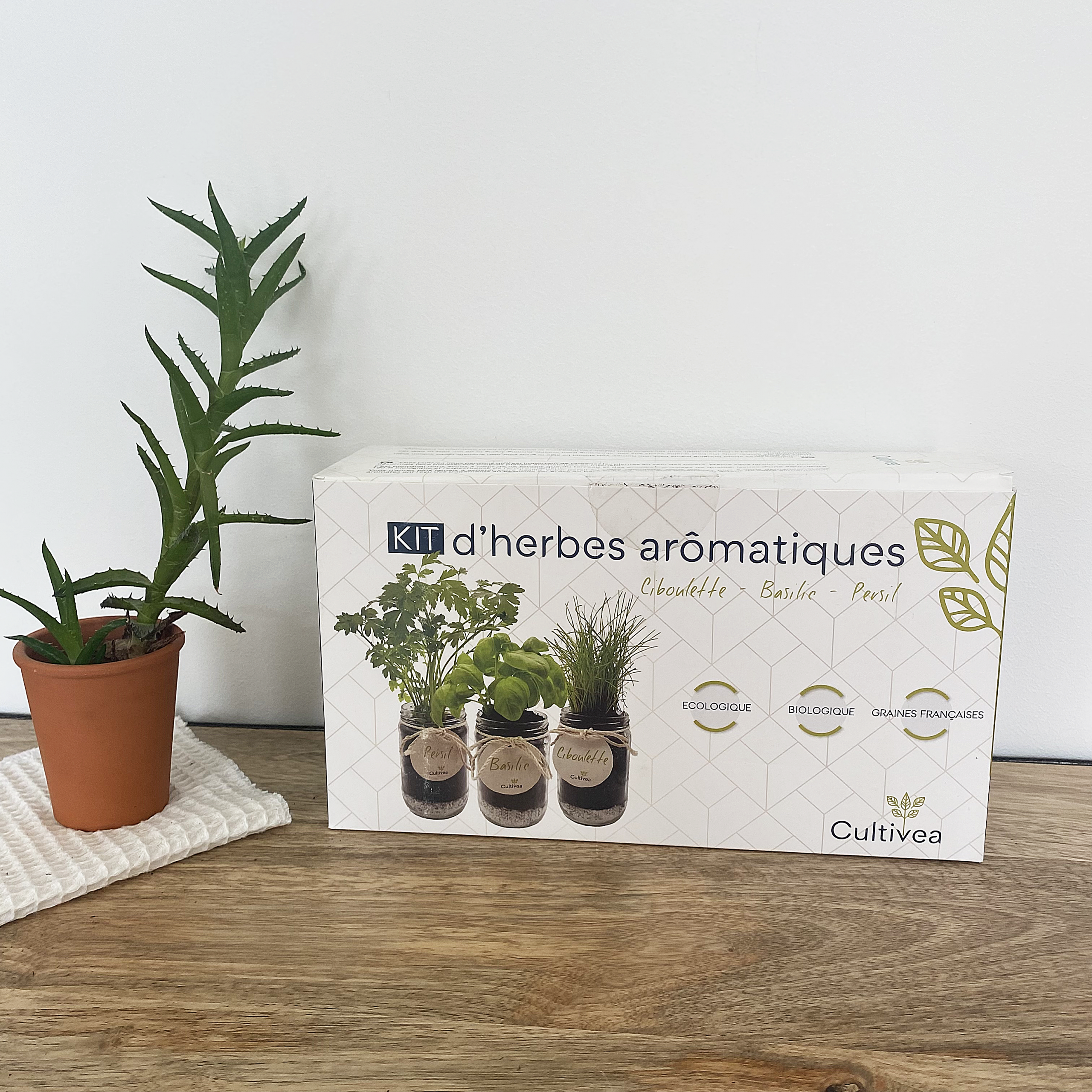 cultivea-kit-herbes-aromatiques-bio-ciboulette-basilic-persil image 3