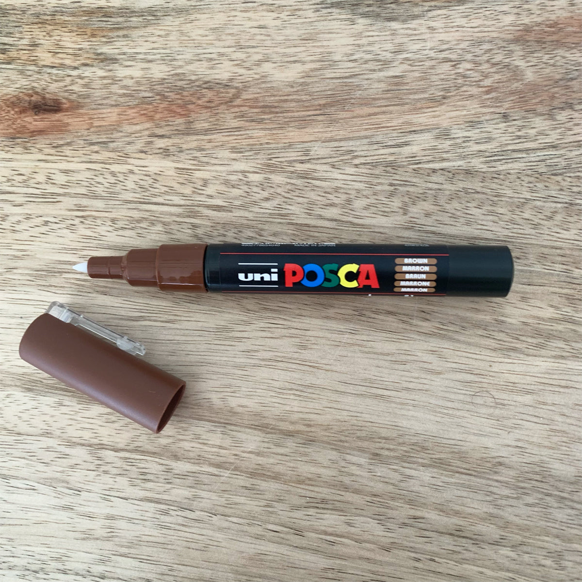 posca-marqueur-peinture-marron-pointe-fine-verre-bocal image 2