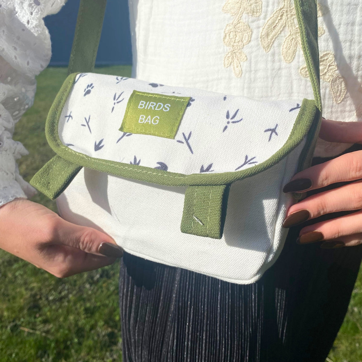 esschert-design-sac-explorateur-oiseaux-jumelles-bois-enfant image 2