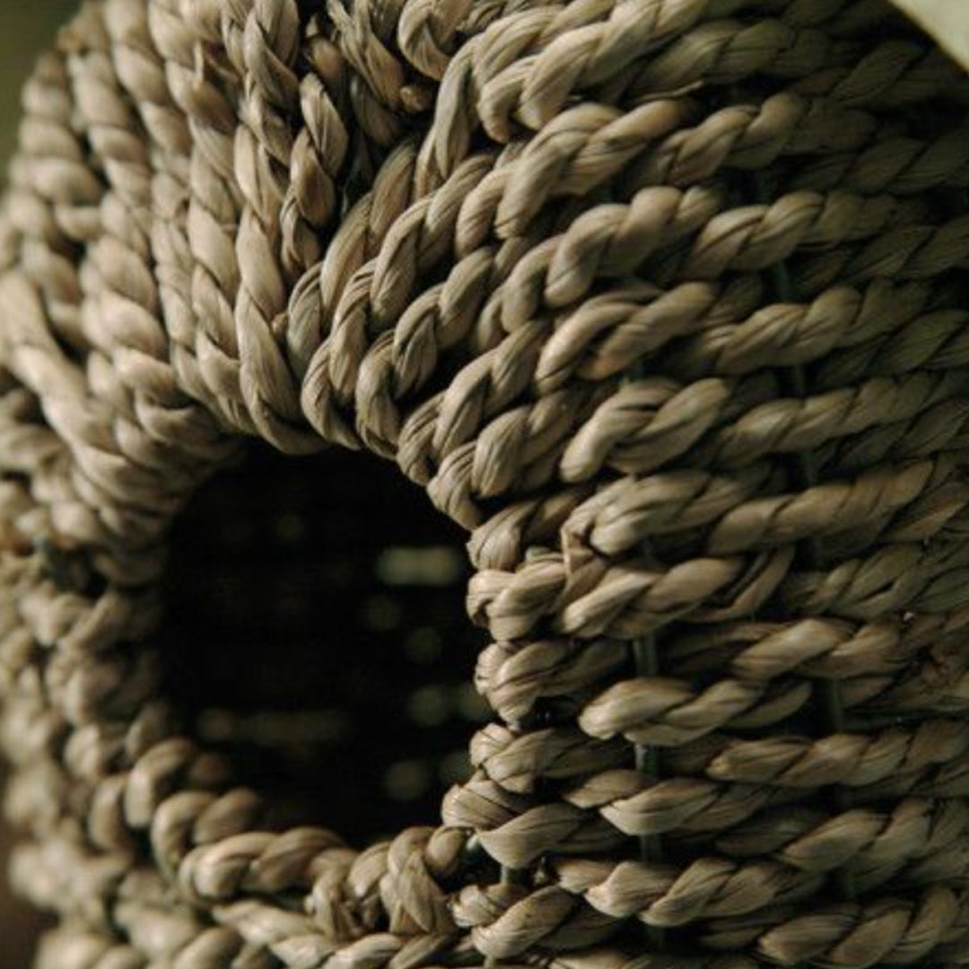 esschert-design-nichoir-poche-jonc-de-mer-pin-30-mm image 4