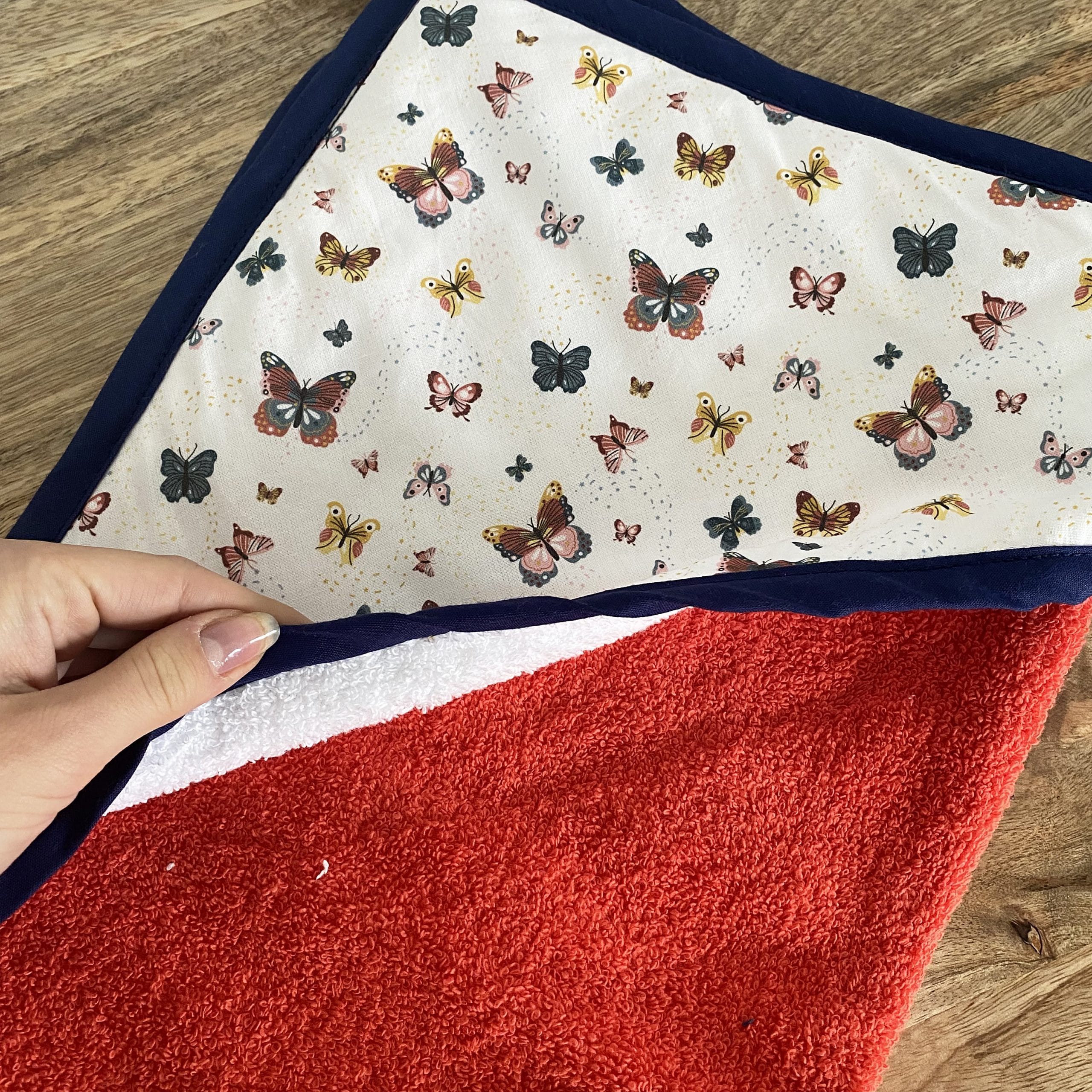 mes-courses-en-vrac-cotons-kit-naissance-papillon-cape-bavoir image 5