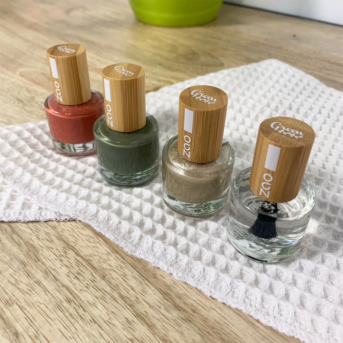 zao-coffret-manucure-d-hiver-vernis-biosourc-s-4-teintes-tenue-longue image 3