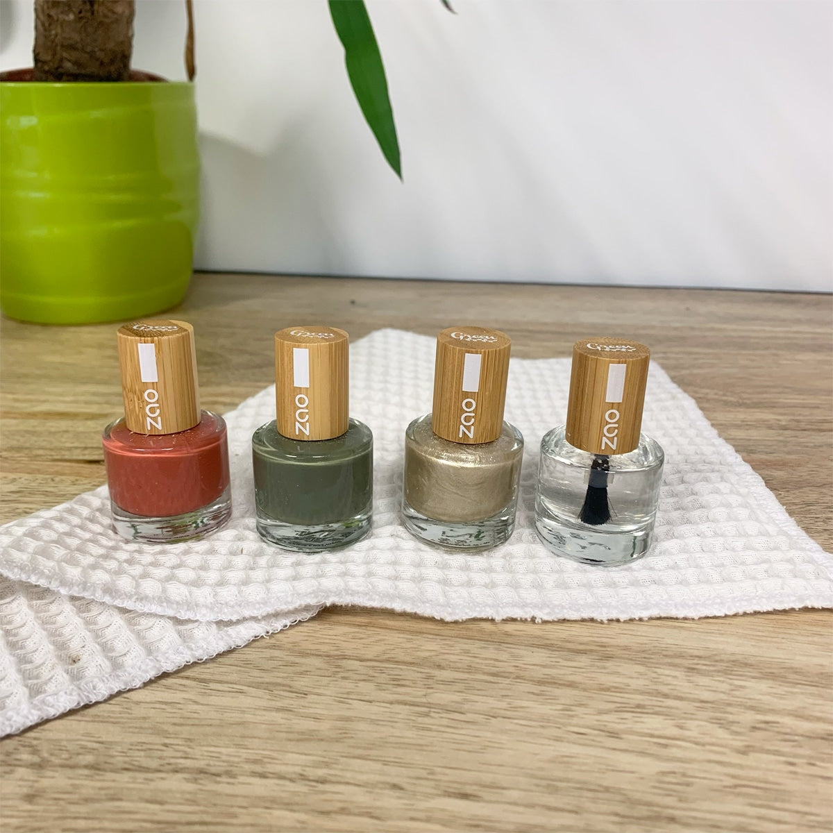 zao-coffret-manucure-d-hiver-vernis-biosourc-s-4-teintes-tenue-longue image 2