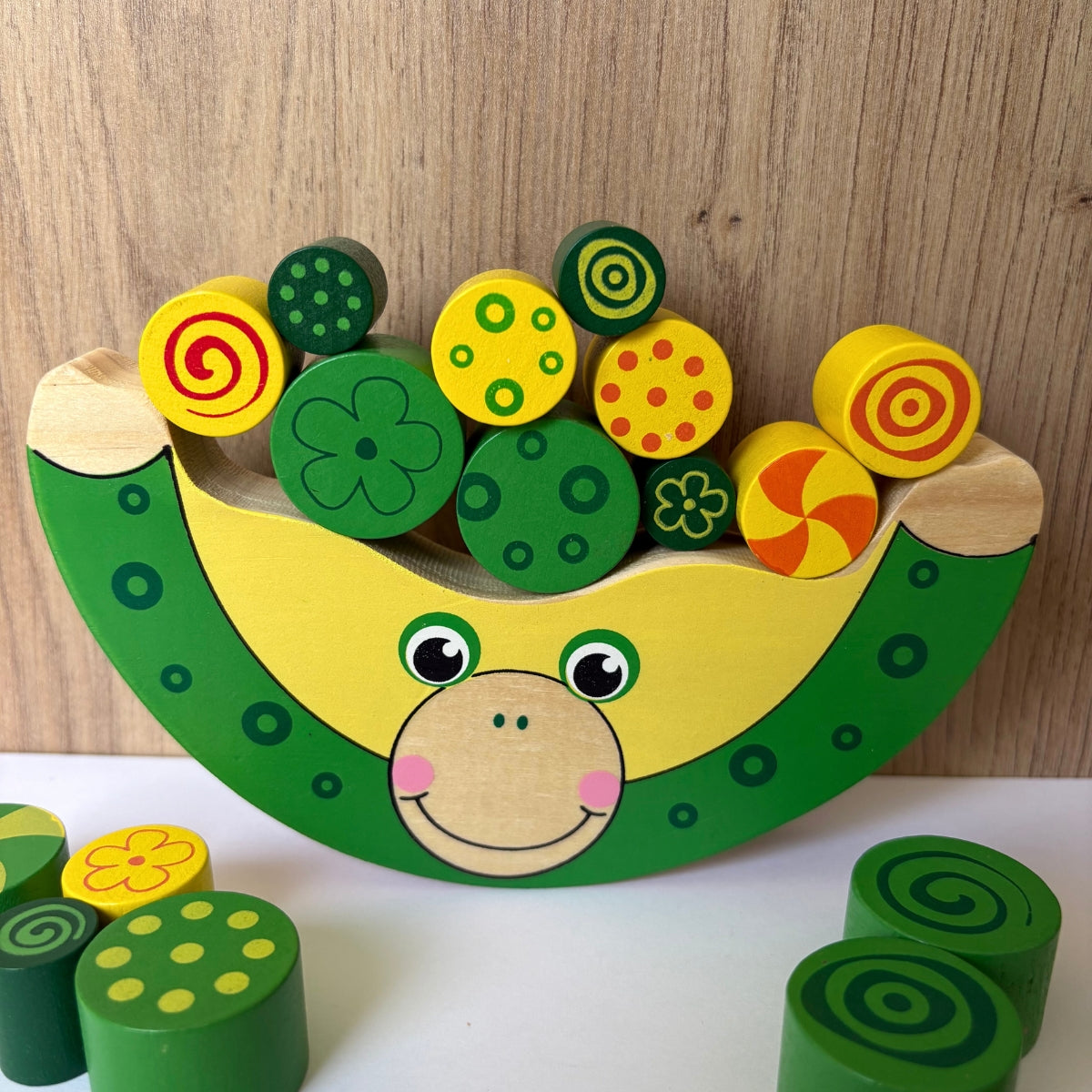 smallfoot-balancier-grenouille-jeu-quilibre-bois-18-pierres image 3