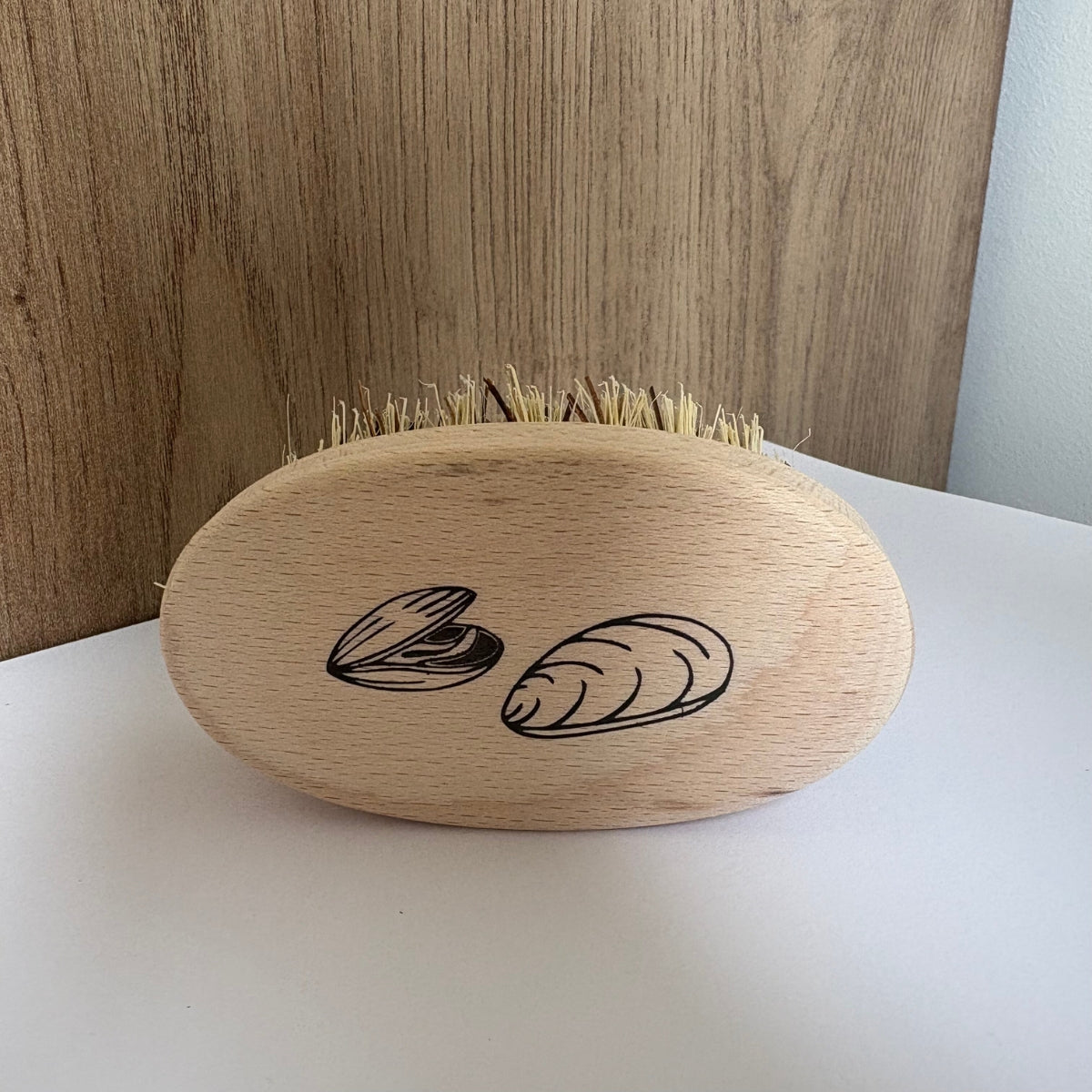 redecker-coquillage-brosse-cuisine-h-tre-9-5-cm image 1