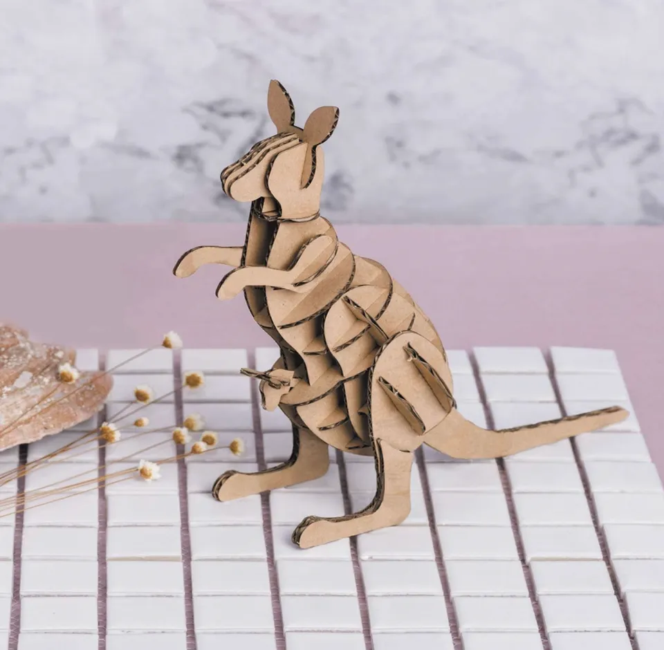 maquette-3d-carton-kangourou-15x15-cm-assembler-sans-colle image 1