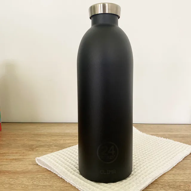24bottles-clima-850-ml-gourde-isotherme-tuxedo-inox image 1