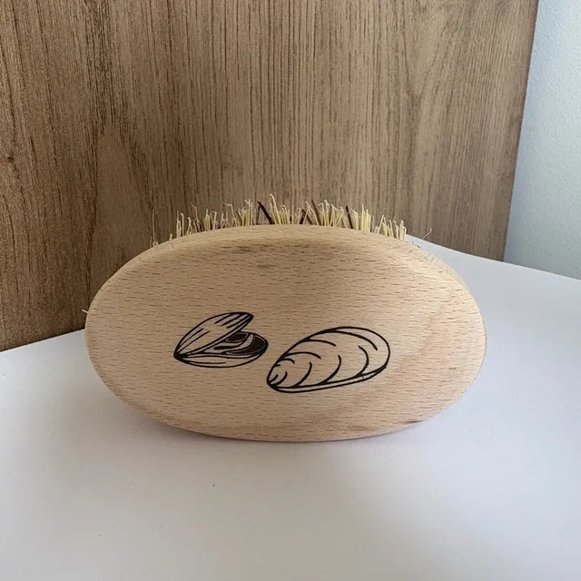 redecker-coquillage-brosse-cuisine-h-tre-9-5-cm image 1