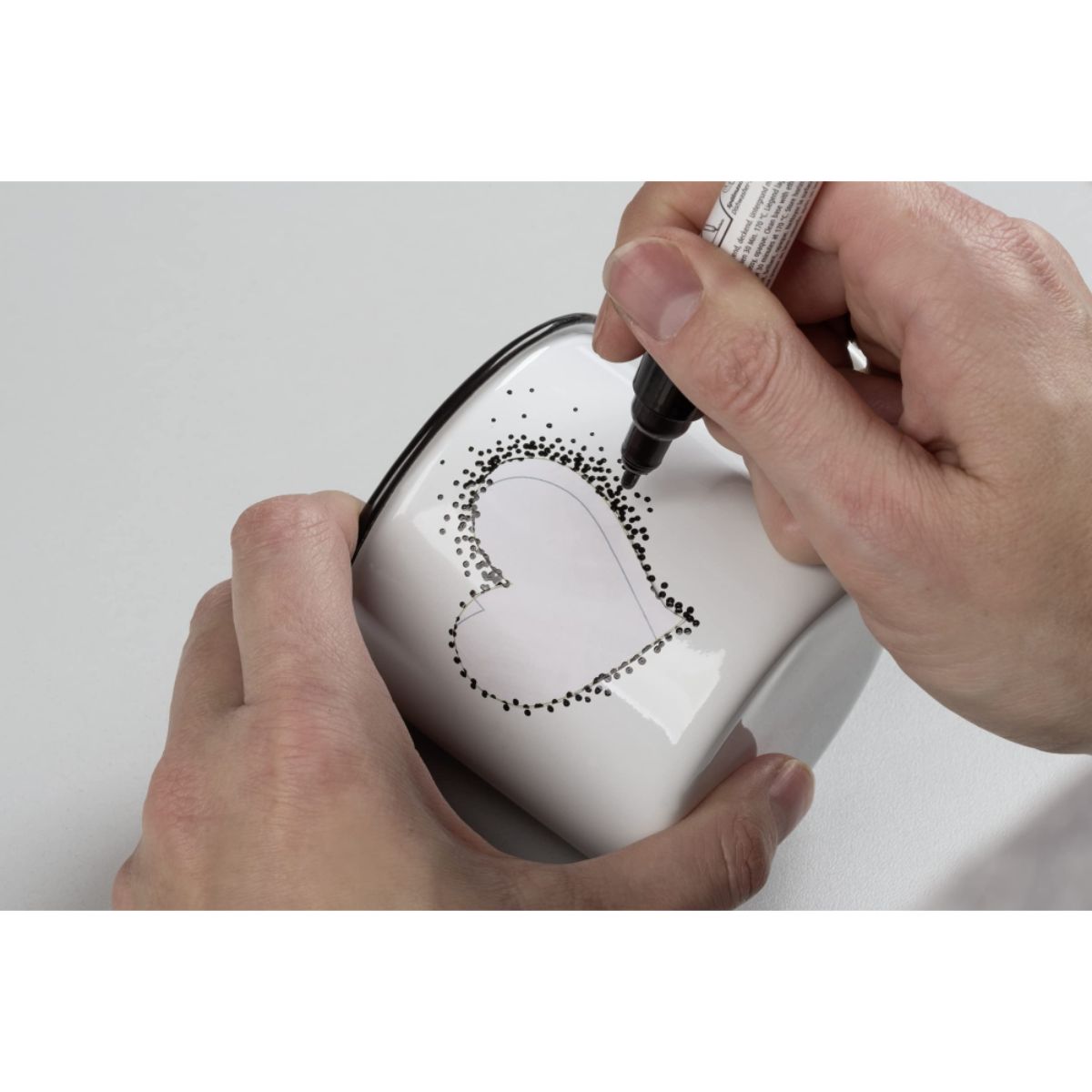 tasse-en-mail-d-corer-kit-mug-feutre-noir image 2