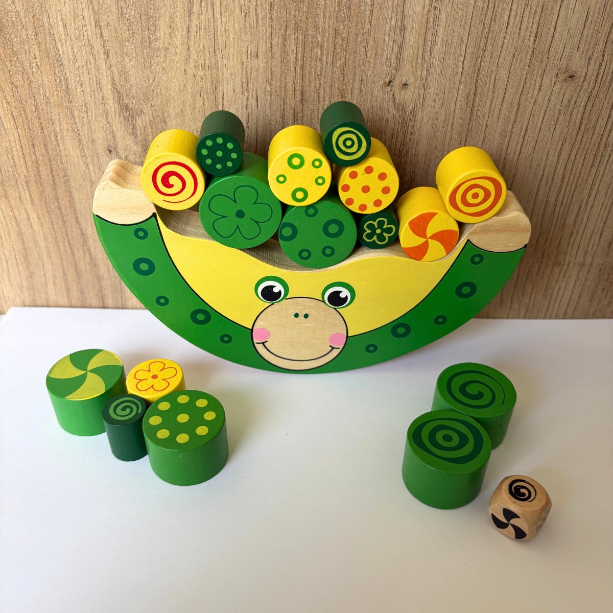 smallfoot-balancier-grenouille-jeu-quilibre-bois-18-pierres image 2