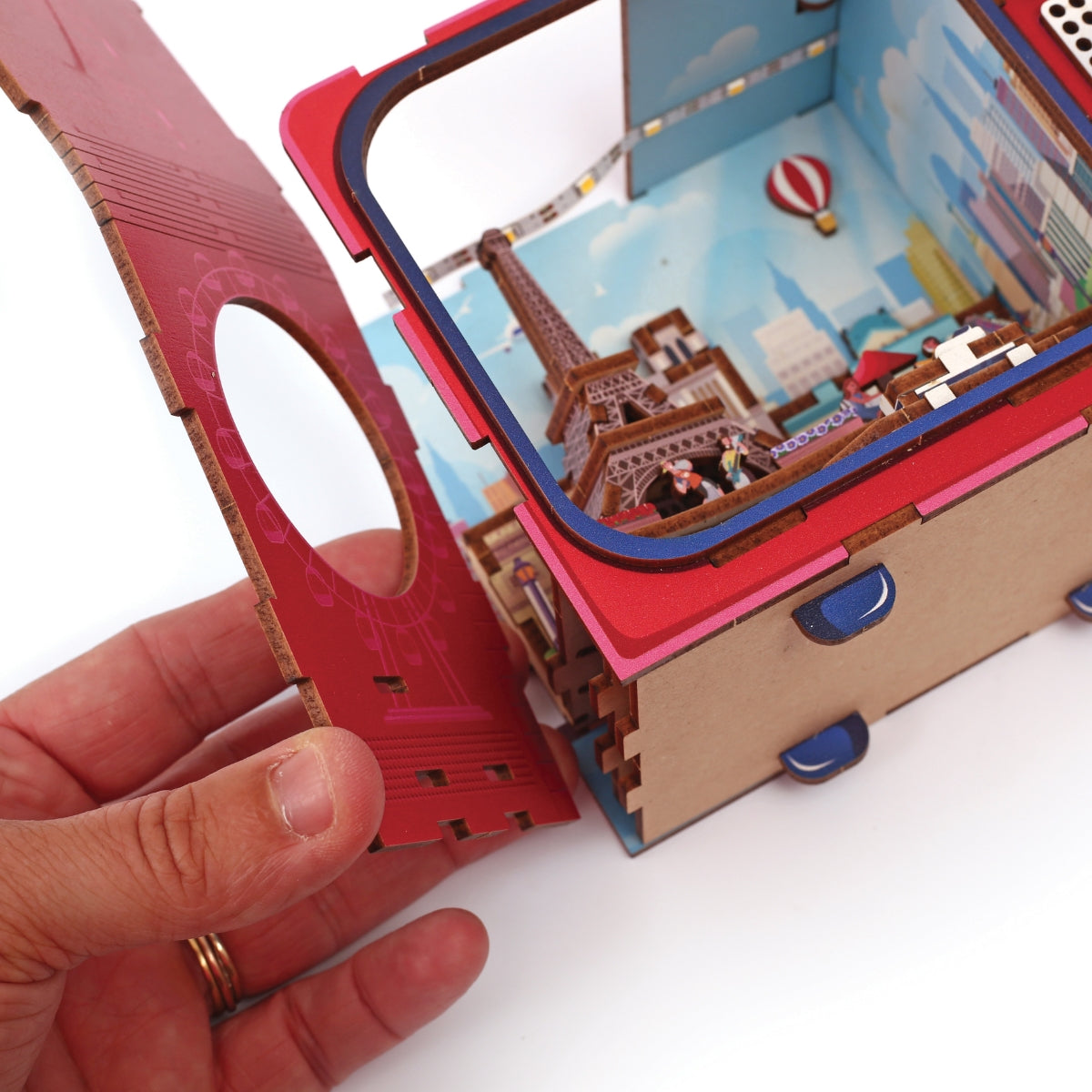mes-courses-en-vrac-tv-paris-maquette-bois-3d-construire image 4