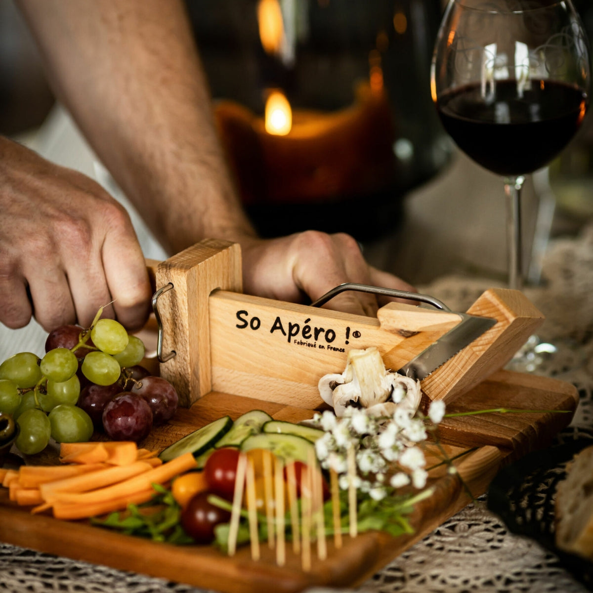 so-ap-ro-le-plateau-guillotine-saucisson-avec-pot-cure-dents image 2