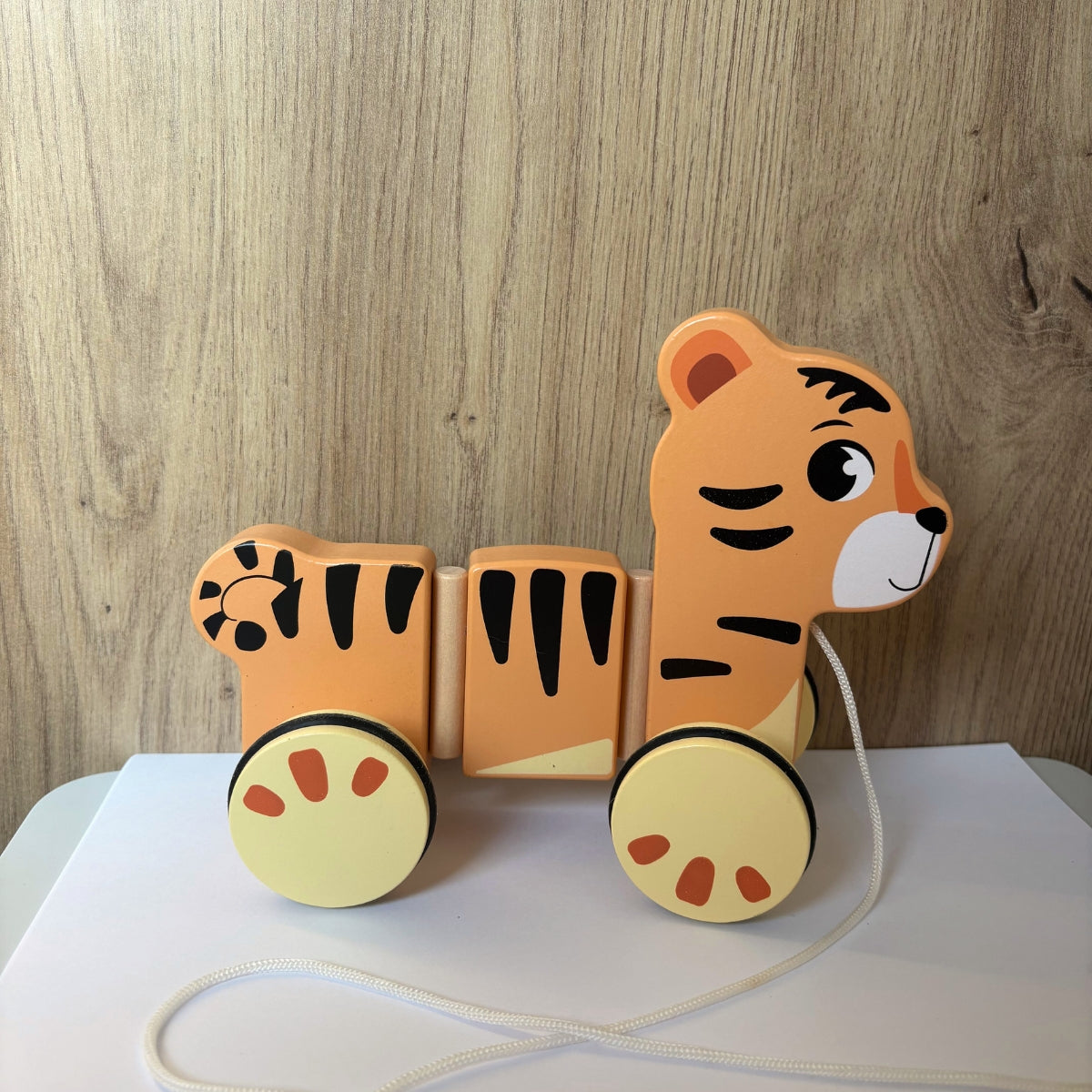 smallfoot-safari-jouet-tirer-tigre-bois-roulettes image 2