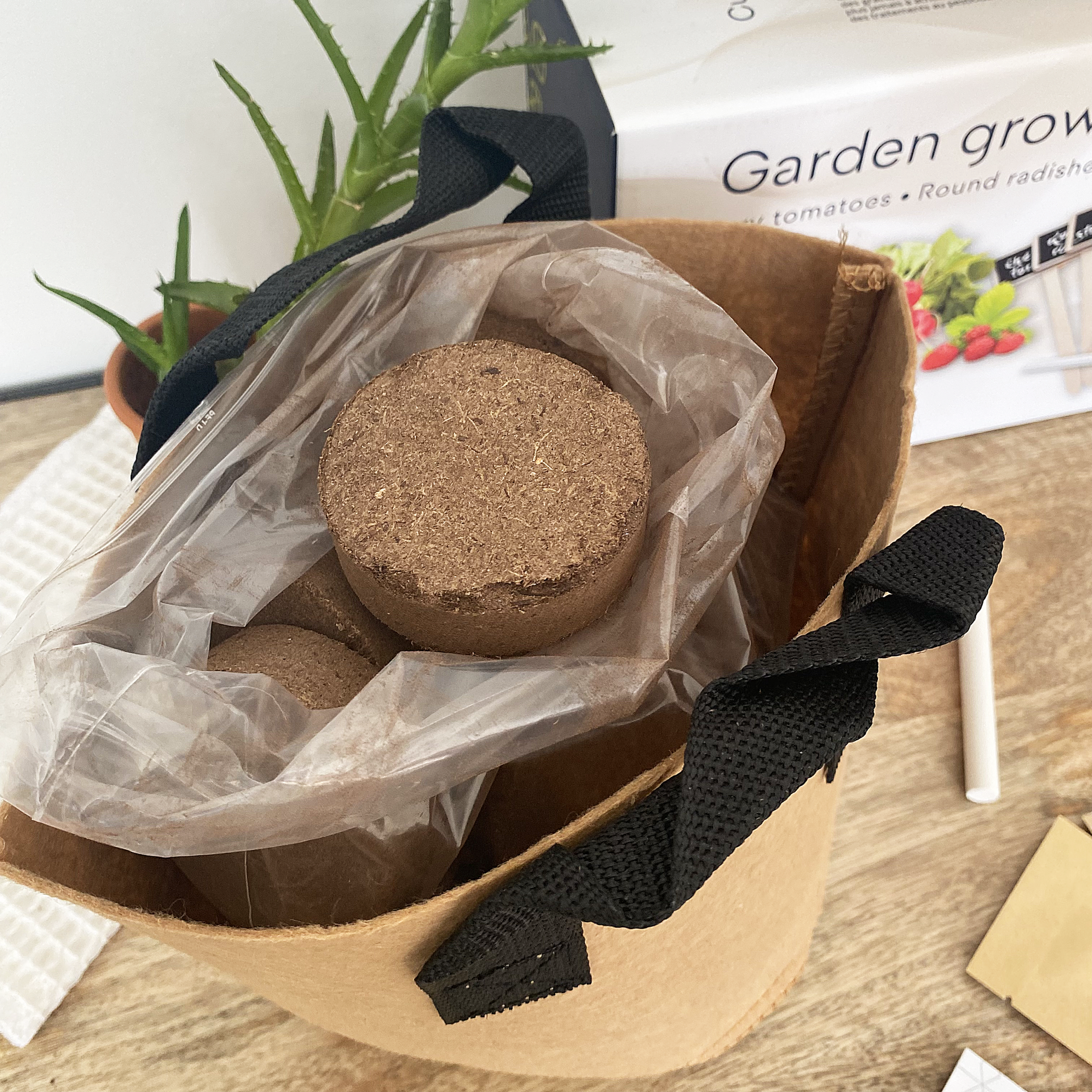 mes-courses-en-vrac-kits-planter-sacs-culture-bio-tomate-fraise image 3